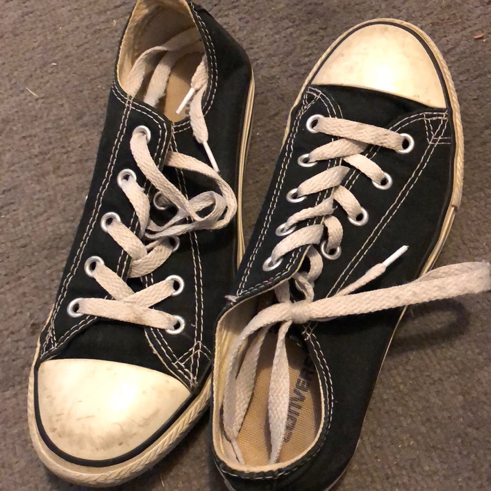Girls converse